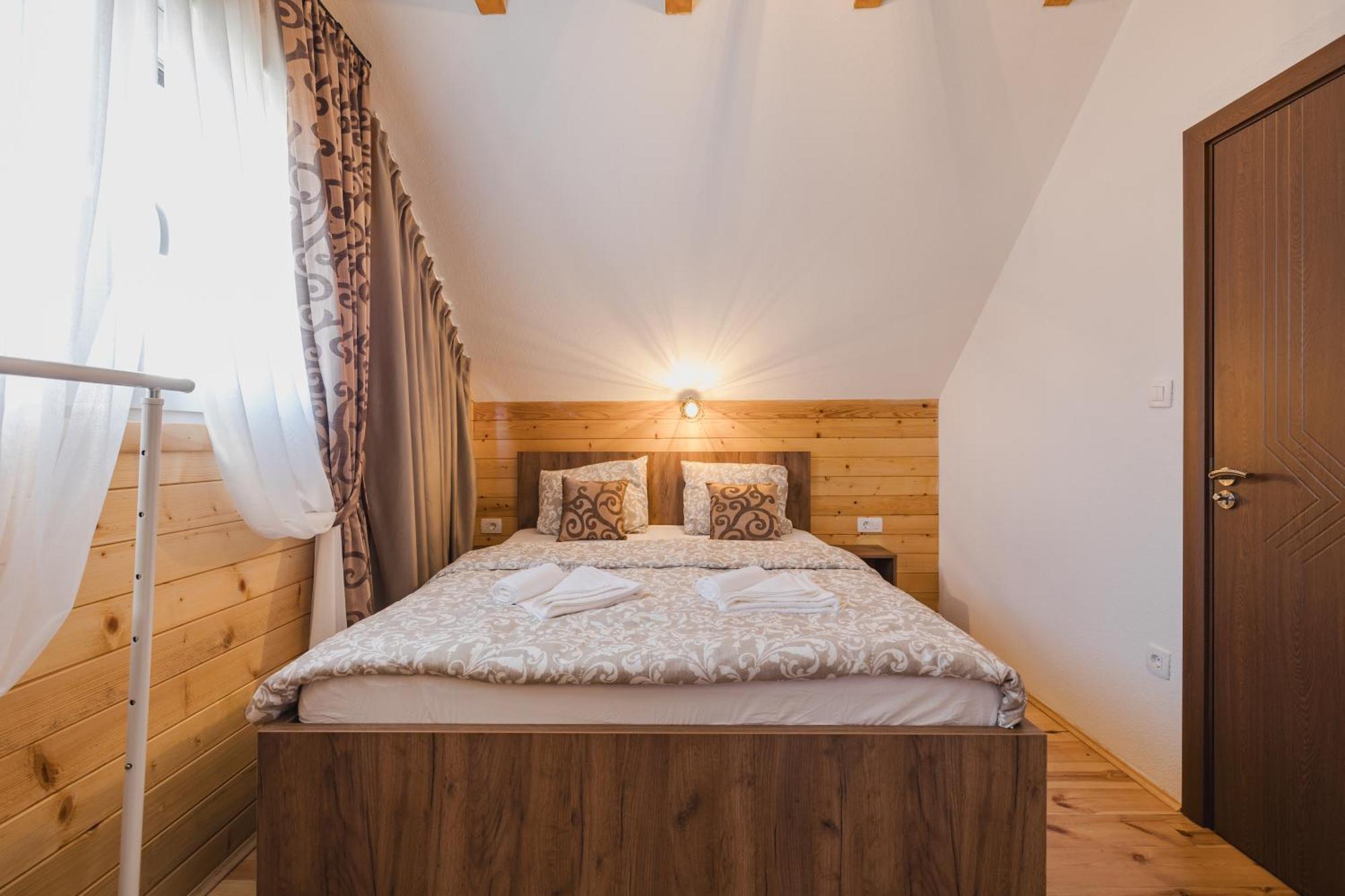 Moticki Gaj Mountain House Ivanovic מראה חיצוני תמונה