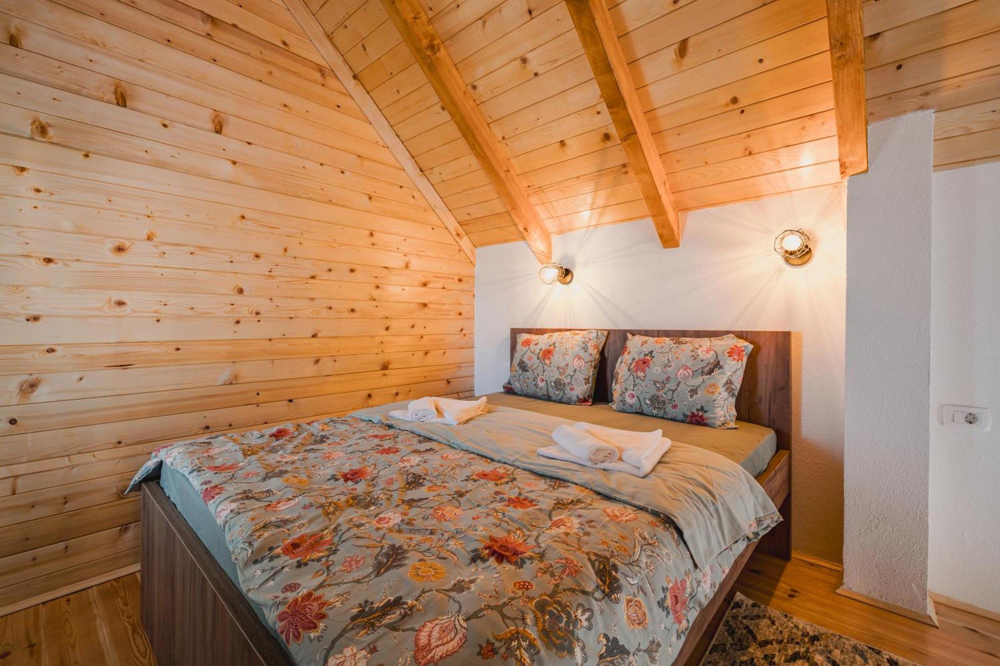 Moticki Gaj Mountain House Ivanovic מראה חיצוני תמונה